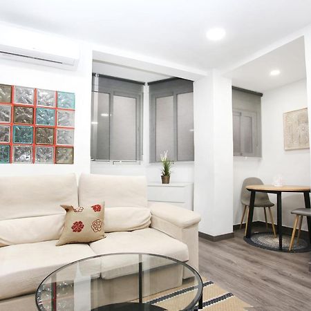 Апартаменти Apartamento En Calle Mendoza - Zona Huelin & 300 Mts De La Playa Малага Екстер'єр фото