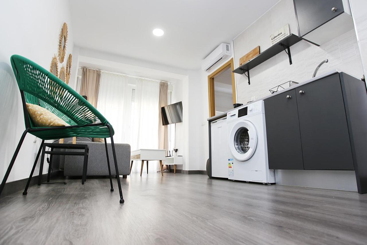 Апартаменти Apartamento En Calle Mendoza - Zona Huelin & 300 Mts De La Playa Малага Екстер'єр фото