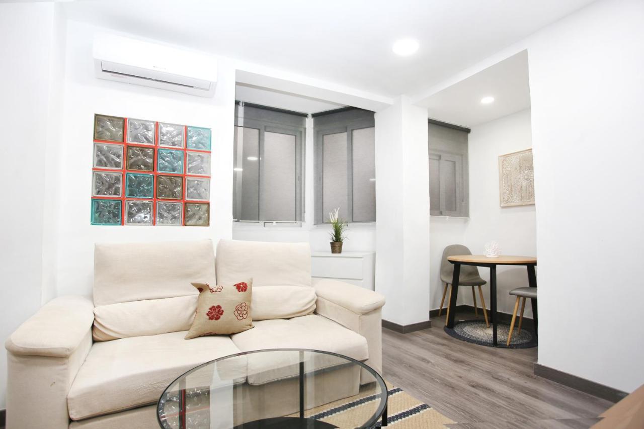 Апартаменти Apartamento En Calle Mendoza - Zona Huelin & 300 Mts De La Playa Малага Екстер'єр фото