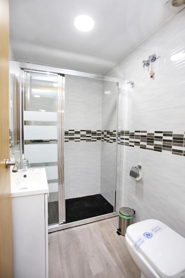 Апартаменти Apartamento En Calle Mendoza - Zona Huelin & 300 Mts De La Playa Малага Екстер'єр фото